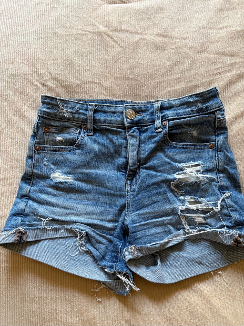 American Eagle High-Rise ShortieDenim Distressed High-Rise Women’s Shorts – Blue